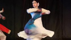 चित्र:Rounds in Kathak.webm