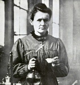 Biography of Madame Curie in Hindi
